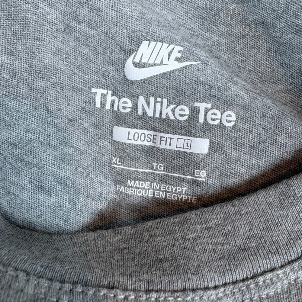 Nike sportswear essential